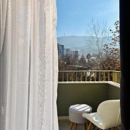 Cozy Near Center Апартаменты Скопье